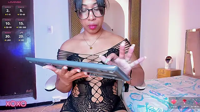 Elowen Clark online show from December 16, 7:52 pm