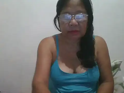 Snapshot of AMANDA99X chatting on October 25, 10:37 pm AMANDA99X online show from October 25, 10:37 pm