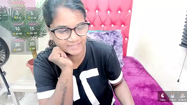 Strawberry Lips online show from October 2, 4:19 am