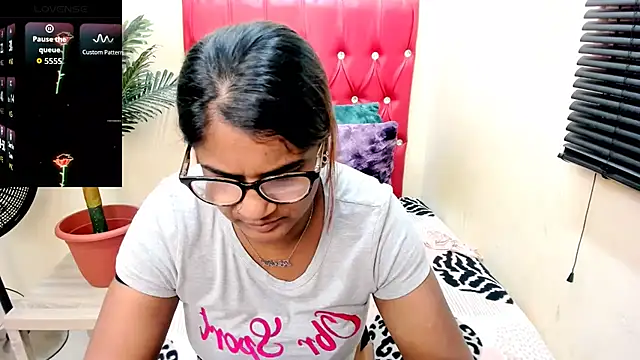 Strawberry Lips online show from October 6, 4:54 am