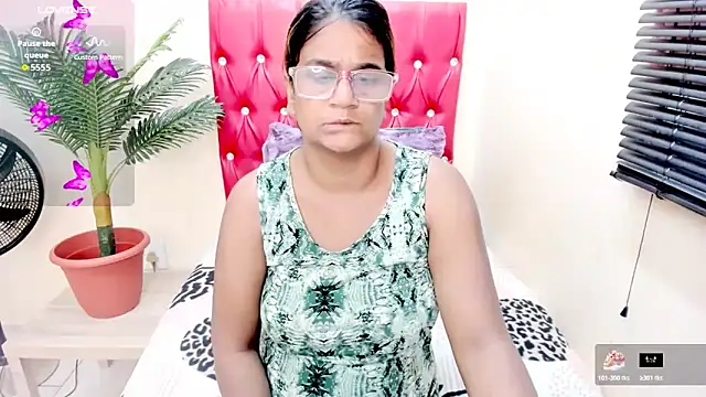 Strawberry Lips online show from October 23, 4:45 am