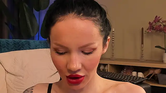 Snapshot of RussianBonita chatting on June 6, 2:00 pm RussianBonita online show from June 6, 2:00 pm