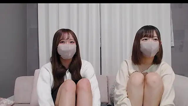  YUI CHAN  online show from October 27, 11:25 am