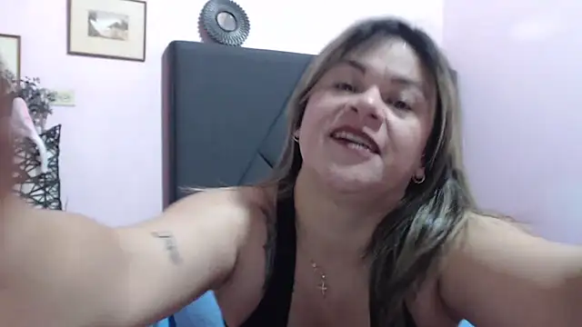 pamela echeverria online show from September 22, 10:17 am