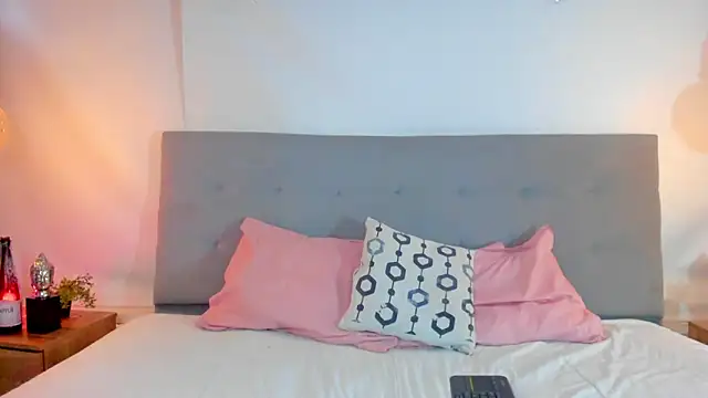 Luna Claire online show from October 3, 1:08 pm