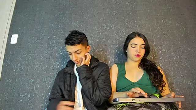 NickandAbby  online show from November 18, 12:42 pm