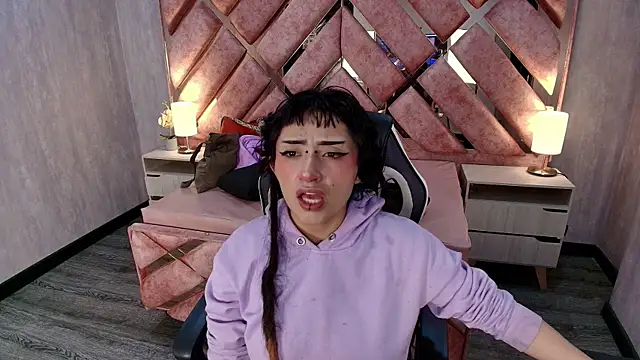 Babyyrasta666 online show from November 12, 3:18 am