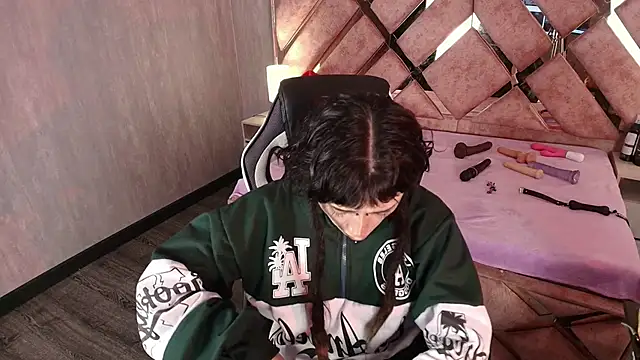 Babyyrasta666 online show from December 16, 3:44 am