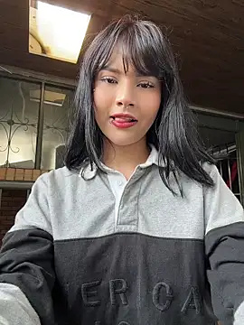 TatiLee online show from May 21, 1:40 pm