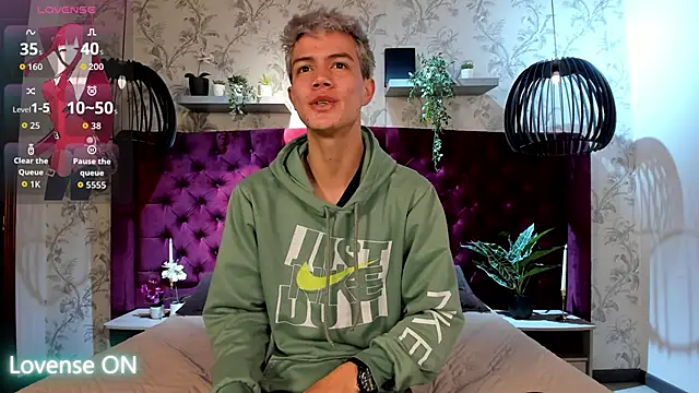 nicktorn online show from December 22, 12:13 pm