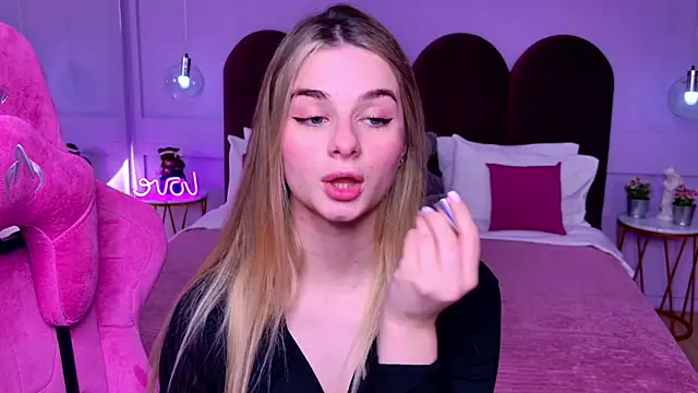 SweetyLicky online show from November 24, 4:29 pm