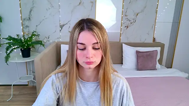 SweetyLicky online show from May 8, 3:06 pm