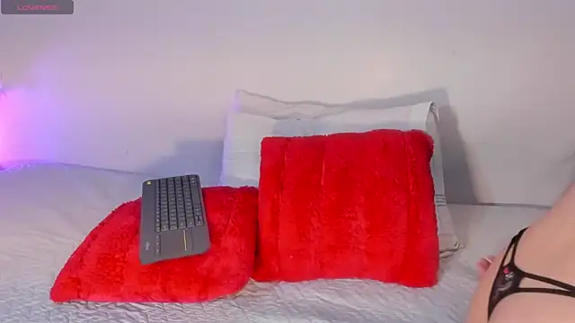 LeylaWoods online show from June 5, 12:55 pm
