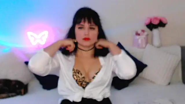 Snapshot of Bella_Hillss chatting on October 4, 6:06 pm Bella Hillss online show from October 4, 6:06 pm