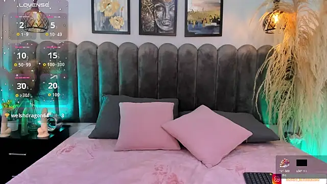 Viollet xoxo online show from October 2, 10:39 pm