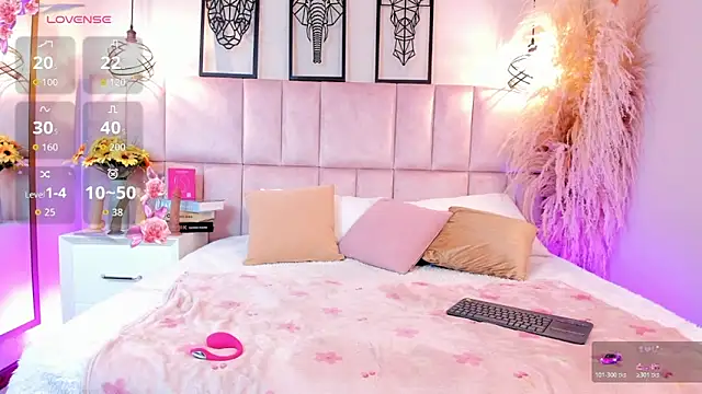 Snapshot of Viollet_xoxo chatting on March 4, 8:04 pm Viollet xoxo online show from March 4, 8:04 pm