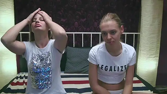 Snapshot of BlondeWitches chatting on September 11, 1:00 pm BlondeWitches online show from September 11, 1:00 pm