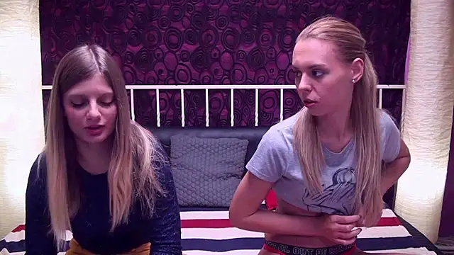 Snapshot of BlondeWitches chatting on September 29, 3:28 pm BlondeWitches online show from September 29, 3:28 pm