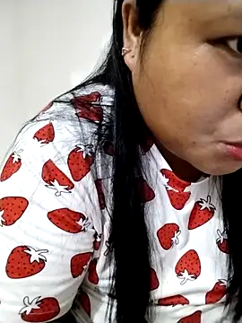 Snapshot of big_booty15 chatting on November 23, 12:10 am big booty15 online show from November 23, 12:10 am