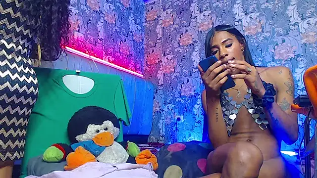 Snapshot of thedirtydollsxxx chatting on September 13, 10:20 pm thedirtydollsxxx online show from September 13, 10:20 pm