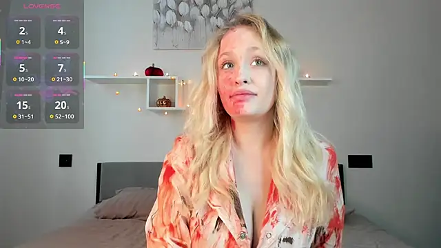 Julliakoill online show from October 31, 8:15 am