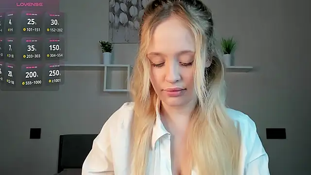 Julliakoill online show from November 7, 8:36 am