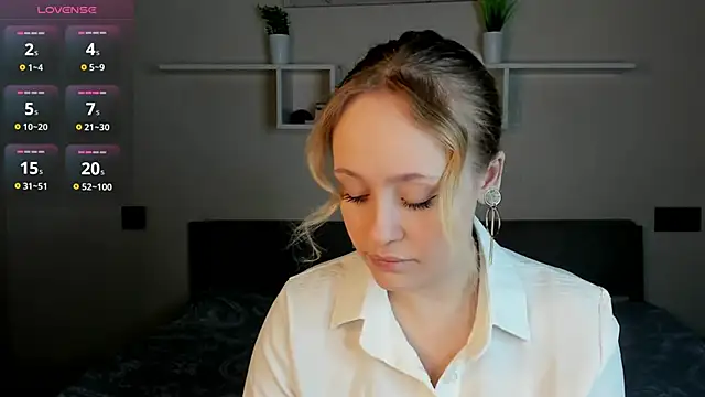 Julliakoill online show from November 29, 7:33 am