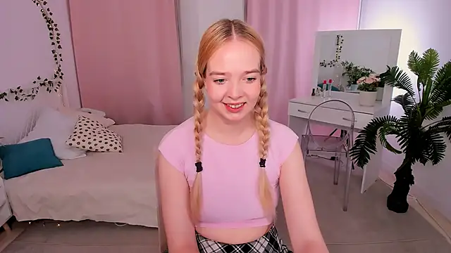 BellaMontgomery online show from October 10, 9:25 pm