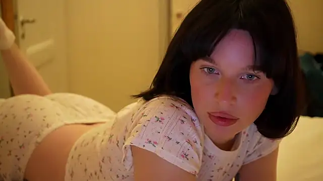 Snapshot of ellaa91 chatting on March 16, 6:45 pm ellaa91 online show from March 16, 6:45 pm