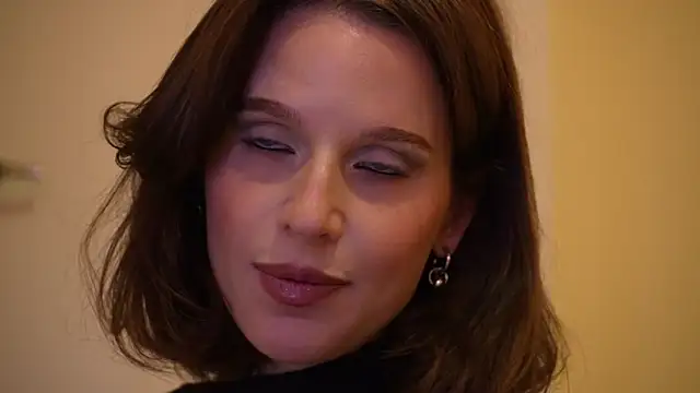 Snapshot of ellaa91 chatting on June 17, 5:58 pm ellaa91 online show from June 17, 5:58 pm