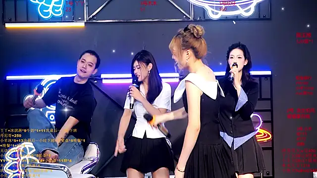 EYgirl222 online show from October 7, 8:11 am