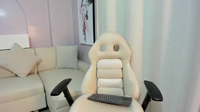 BabyAngel18  online show from February 1, 3:27 am