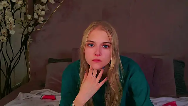 Snapshot of 4example_Chloe chatting on September 25, 10:52 am 4example Chloe online show from September 25, 10:52 am