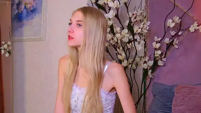 Snapshot of 4example_Chloe chatting on October 24, 10:33 am 4example Chloe online show from October 24, 10:33 am