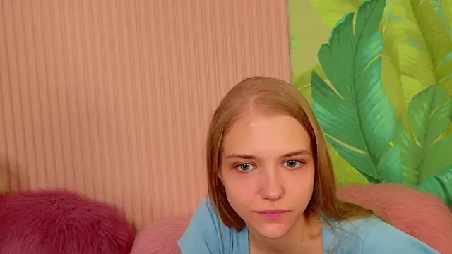 Snapshot of 4example_Chloe chatting on March 20, 10:31 am 4example Chloe online show from March 20, 10:31 am