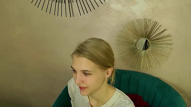 Snapshot of 4example_Chloe chatting on March 27, 5:35 am 4example Chloe online show from March 27, 5:35 am