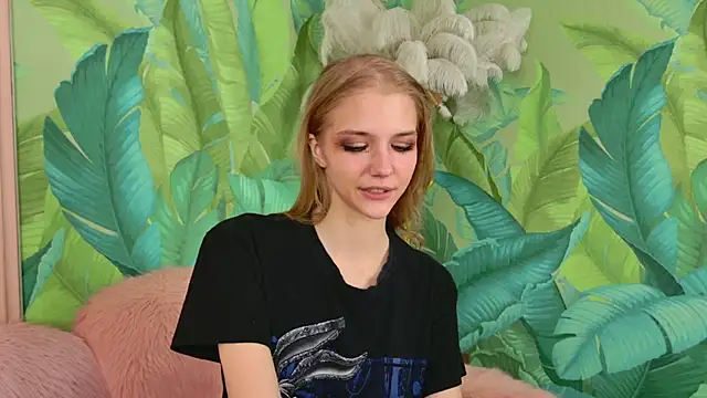 Snapshot of 4example_Chloe chatting on March 29, 5:40 am 4example Chloe online show from March 29, 5:40 am