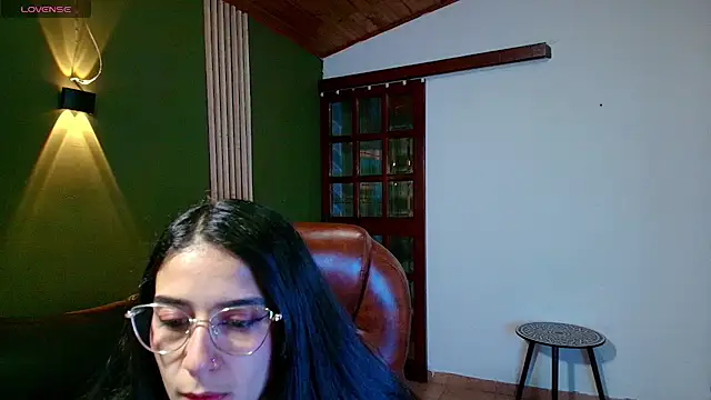 Snapshot of DanielaMonroe chatting on November 14, 1:43 pm DanielaMonroe online show from November 14, 1:43 pm