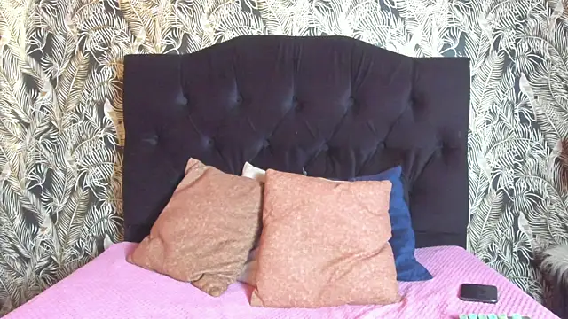 Snapshot of DanielaMonroe chatting on November 30, 3:05 pm DanielaMonroe online show from November 30, 3:05 pm