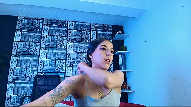 Snapshot of DanielaMonroe chatting on March 9, 10:47 pm DanielaMonroe online show from March 9, 10:47 pm