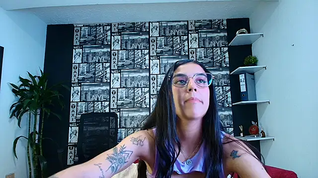 Snapshot of DanielaMonroe chatting on March 14, 10:37 pm DanielaMonroe online show from March 14, 10:37 pm