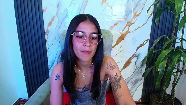 Snapshot of DanielaMonroe chatting on March 16, 5:50 pm DanielaMonroe online show from March 16, 5:50 pm