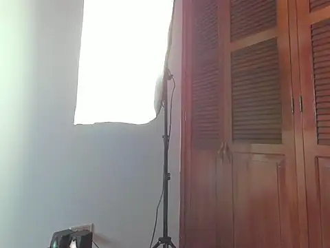 Snapshot of DanielaMonroe chatting on March 28, 11:37 pm DanielaMonroe online show from March 28, 11:37 pm