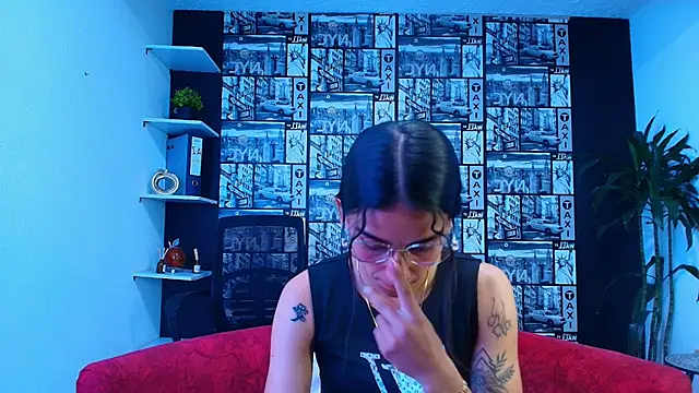 Snapshot of DanielaMonroe chatting on March 30, 2:01 am DanielaMonroe online show from March 30, 2:01 am