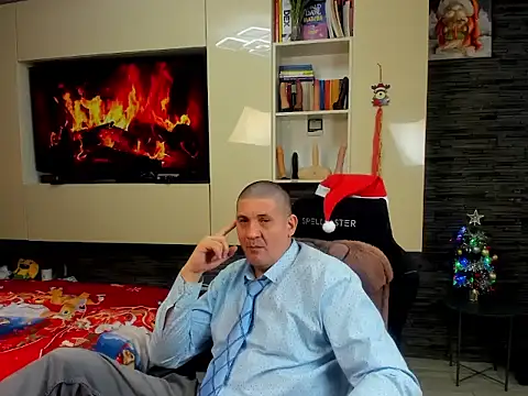 SpartacusDaddy48 online show from January 5, 5:49 pm