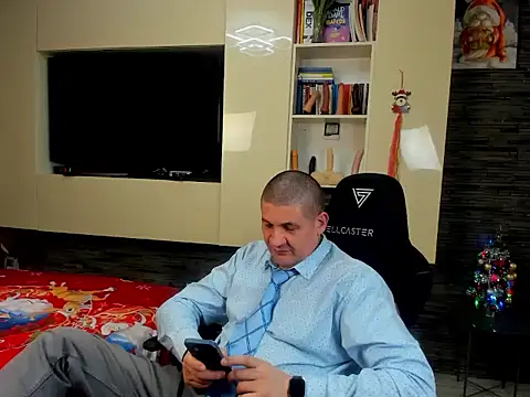 SpartacusDaddy48 online show from January 9, 11:17 pm