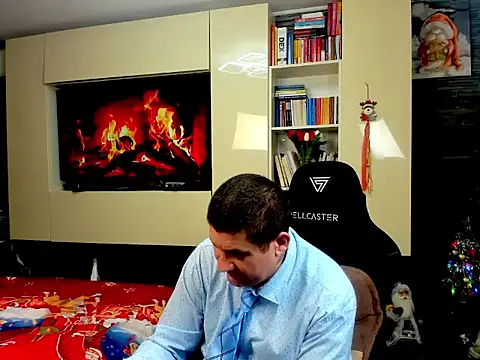 SpartacusDaddy48 online show from February 3, 9:09 pm