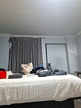 Billyschxh online show from April 2, 9:18 am