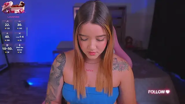 lunaarose online show from October 1, 4:18 am