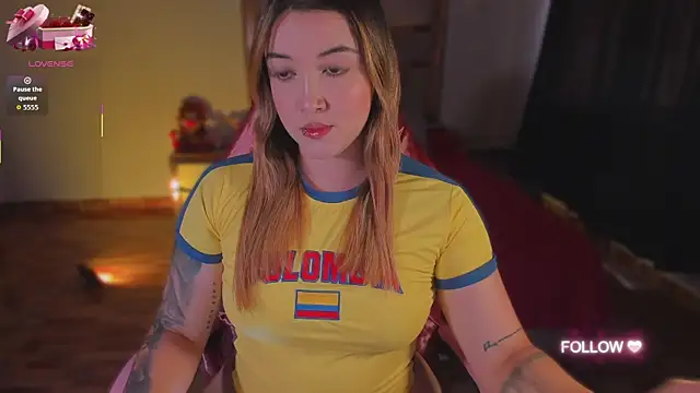 lunaarose online show from October 20, 3:45 pm